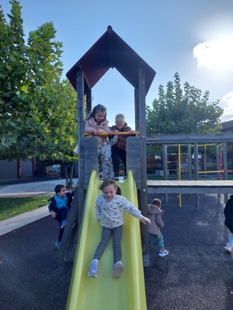 Otrok »NEPOPISAN LIST« v skupini Žabice