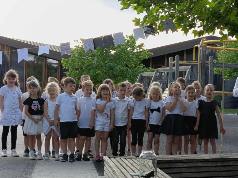 Črno-bela zabava v slovo vrtcu