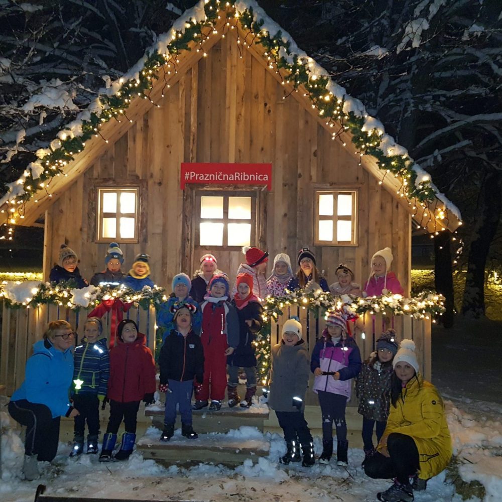 ZAJČKI IN NOČNO DOŽIVETJE V VRTCU