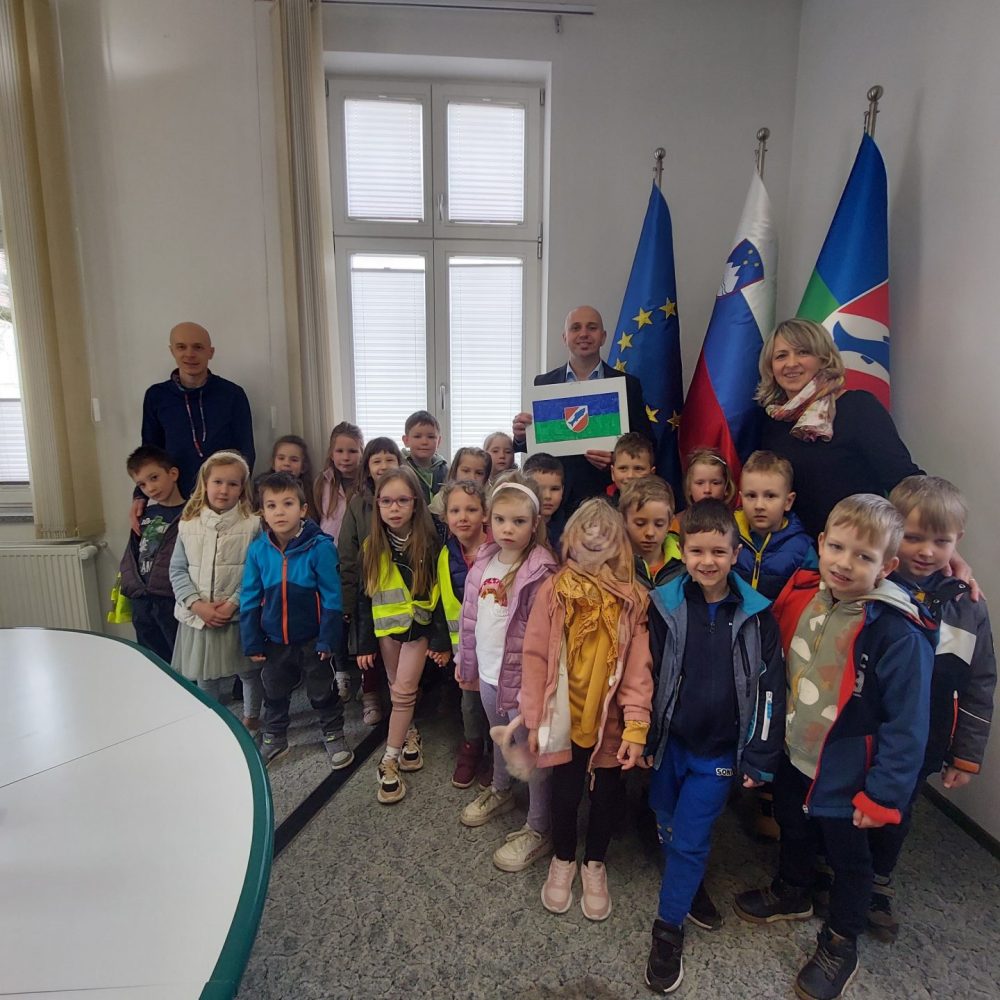 Srnice spoznavamo naš kraj na terenu