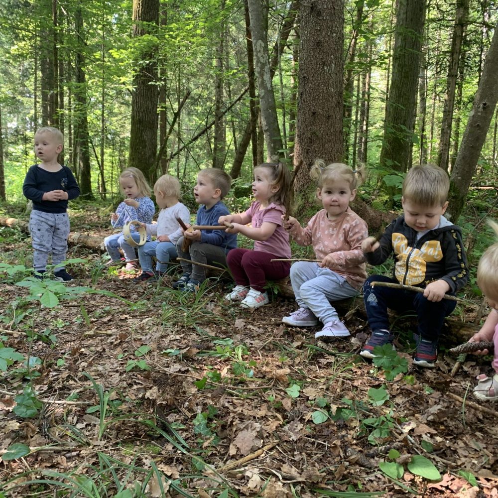 Mavrični gozd dotika