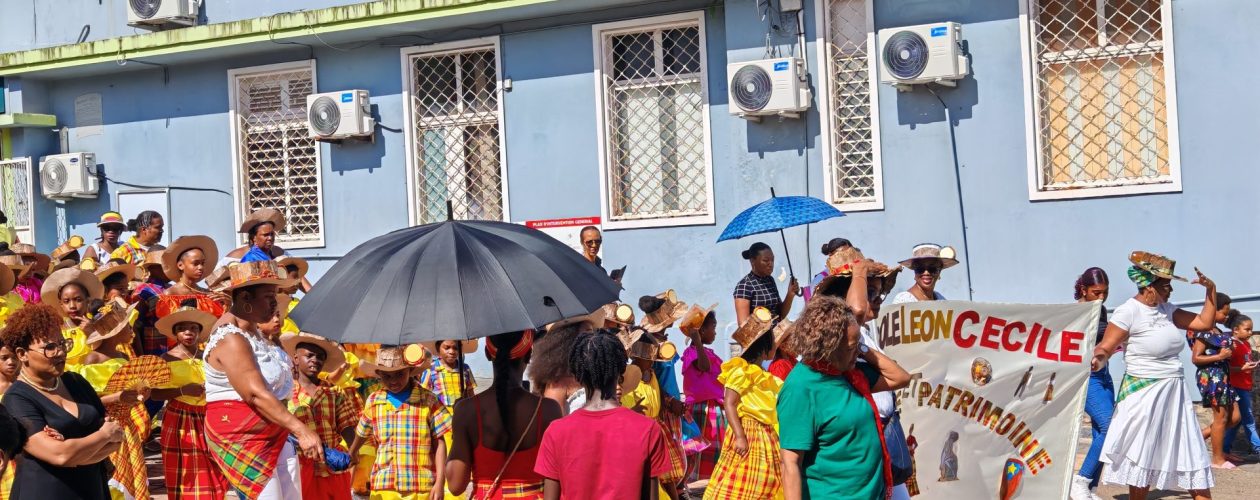 FRANCIJA-Sledenje na delovnem mestu