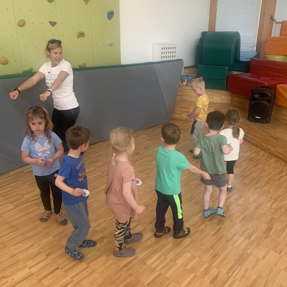 Gibalni ponedeljek s prijatelji