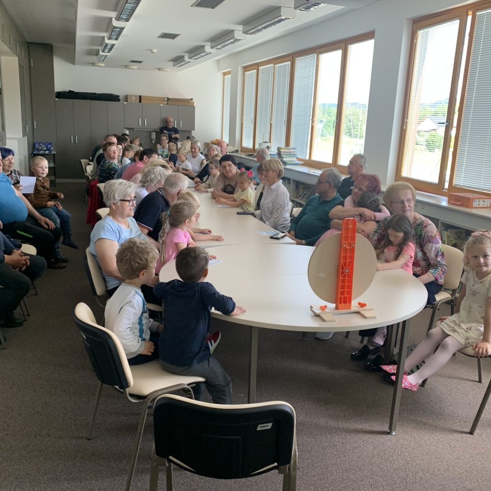 V Žabicah so nas obiskali babice in dedki