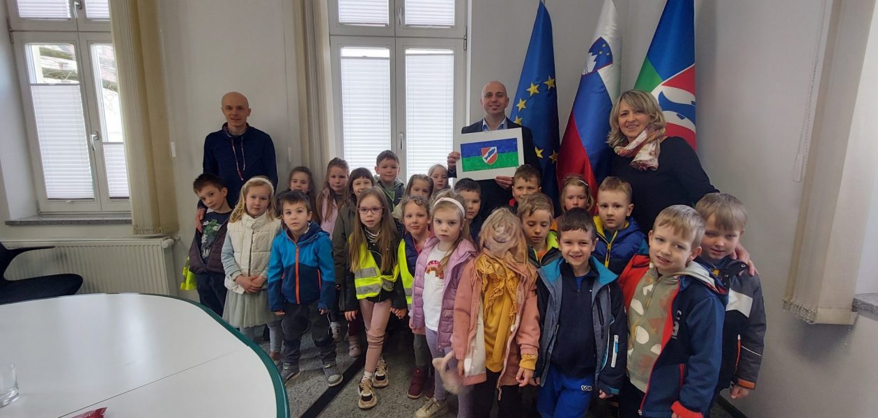 Srnice spoznavamo naš kraj na terenu