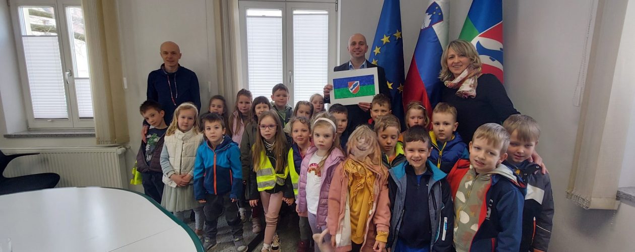 Srnice spoznavamo naš kraj na terenu