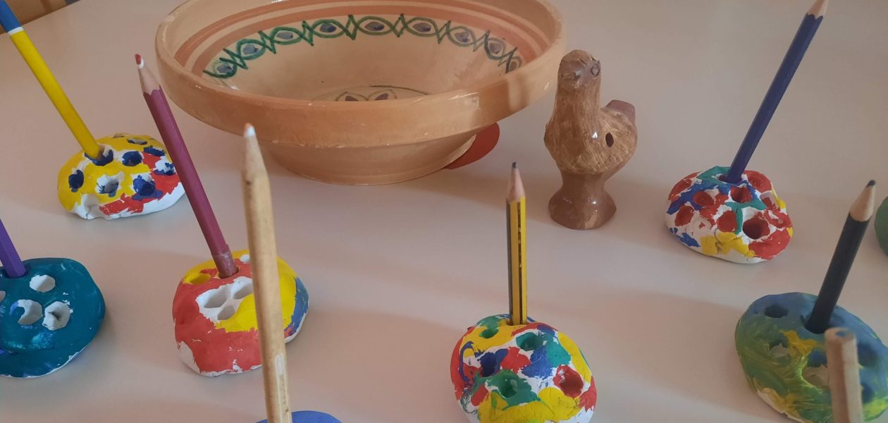 Tradicionalna glina v rokah sodobnih otrok