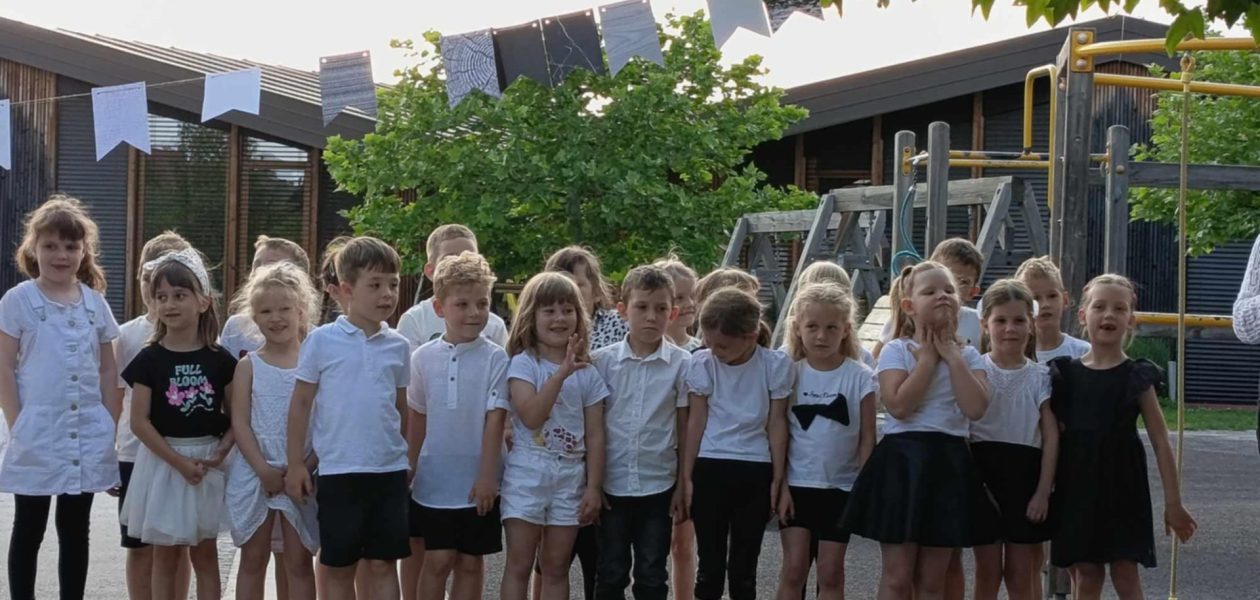 Črno-bela zabava v slovo vrtcu