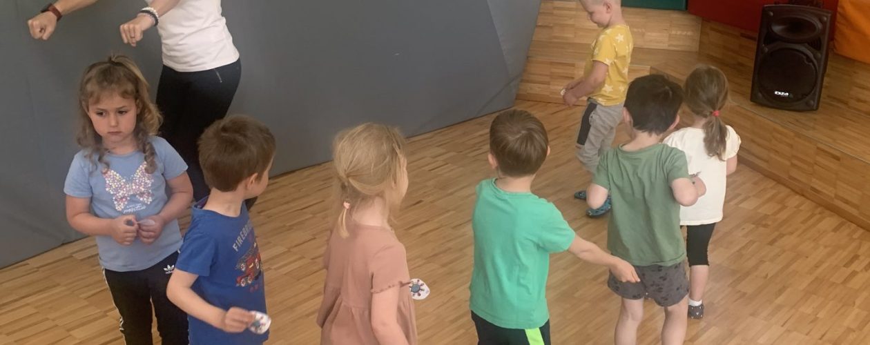 Gibalni ponedeljek s prijatelji