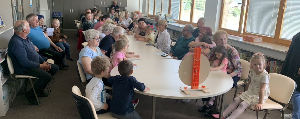 V Žabicah so nas obiskali babice in dedki