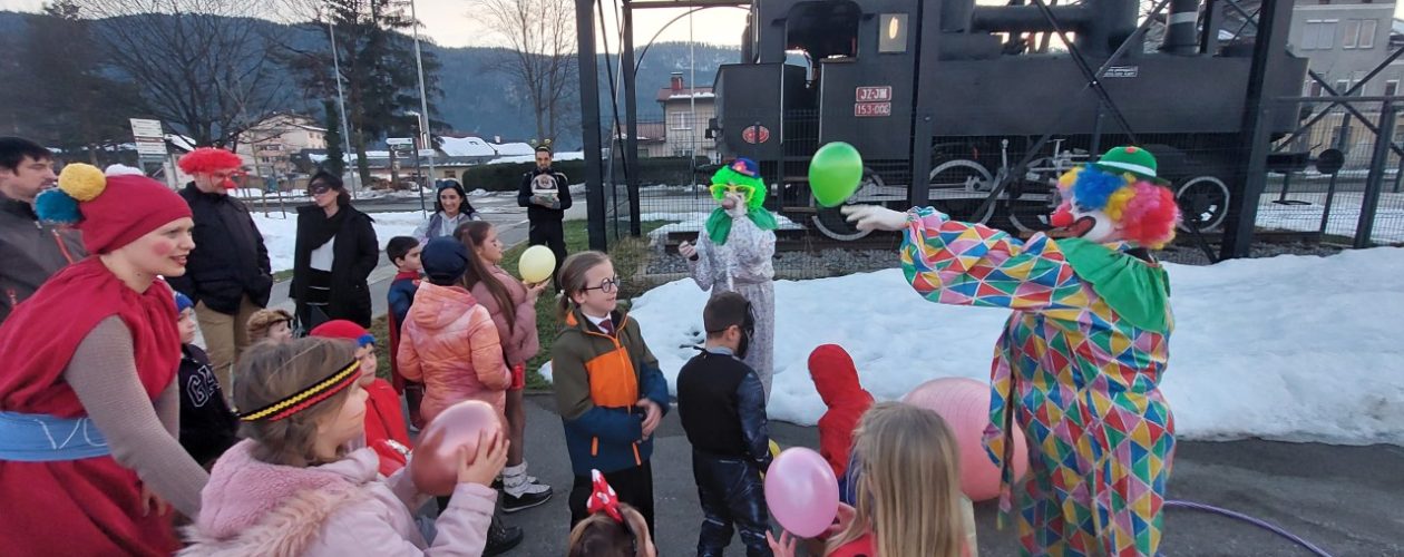 Pustni vlak presenečenja