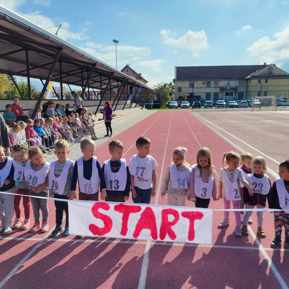 Sončkov tek v našem vrtcu: veselje, gibanje in male zmage