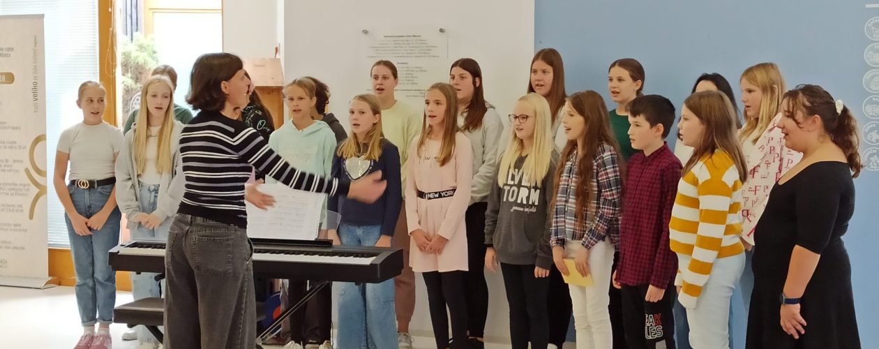 Osnovnošolci z nastopom obogatili naš dan v vrtcu