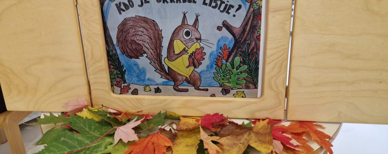 Glasbena pravljica ob kamišibaju: Kdo je ukradel listje?