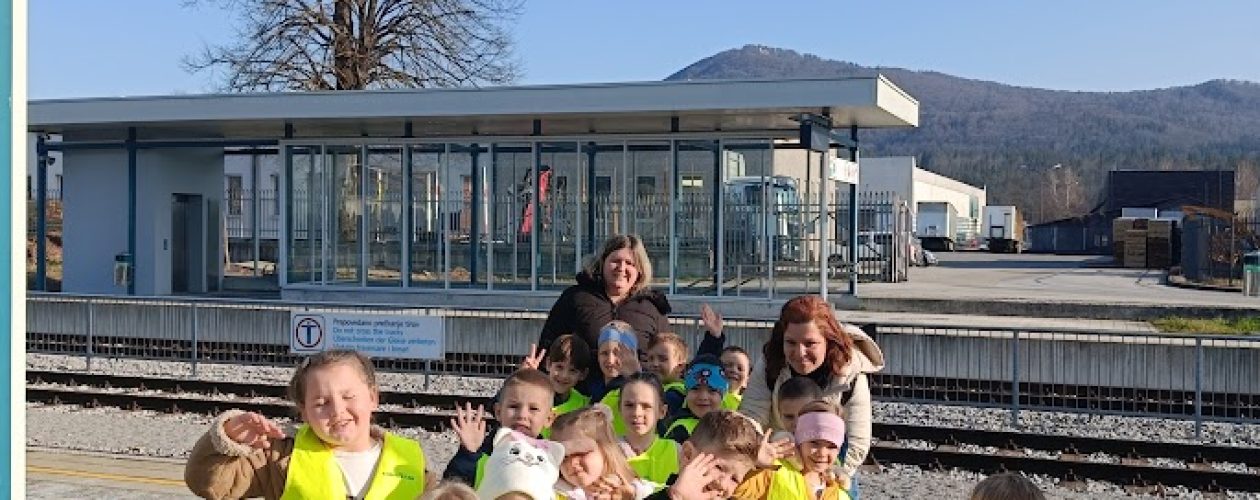 Z vlakom novim prijateljstvom naproti: Veveričke v Kočevju