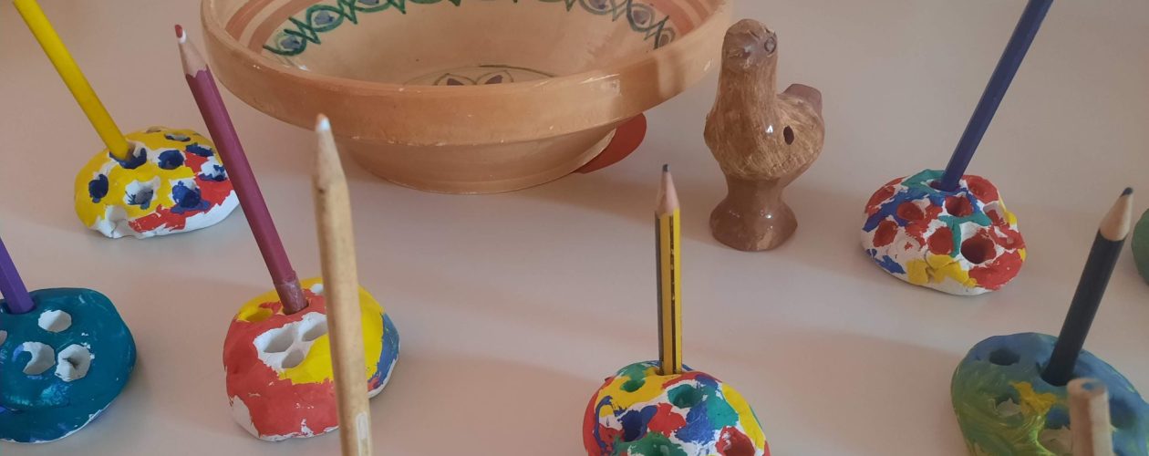 Tradicionalna glina v rokah sodobnih otrok
